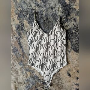 Black & White Geometric Stretch Bodysuit – Retro Y2K – Size Small